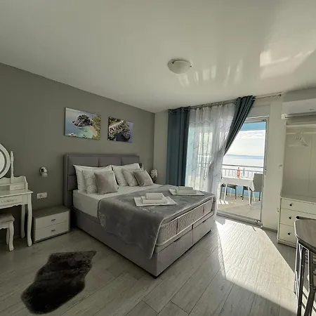 Orada Apartment *