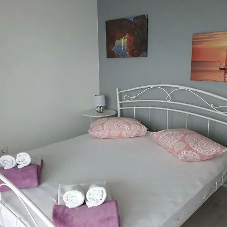 Apartment Orada *